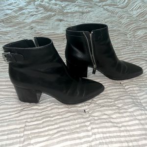 Michael KORS black leather ankle booties
